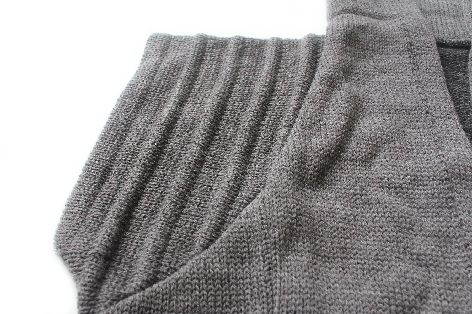 Review - Elhoffer Design knitted Rey vest - The Kessel Runway